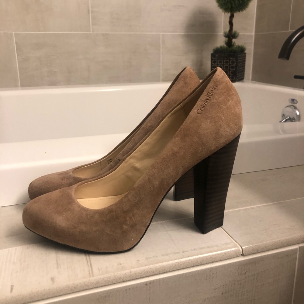 Calvin Klein Pumps